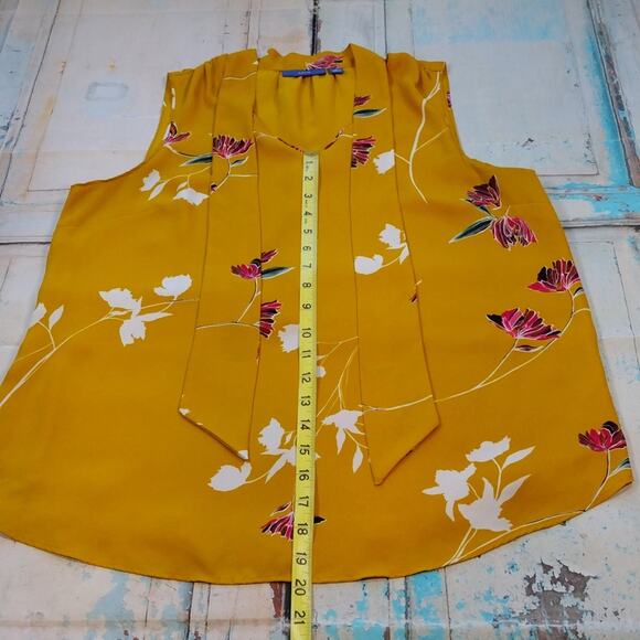 Apt. 9 Yellow Floral V-Neck Spring Summer Tank Top Wrap Around Flowy Shirt M - Picture 11 of 14